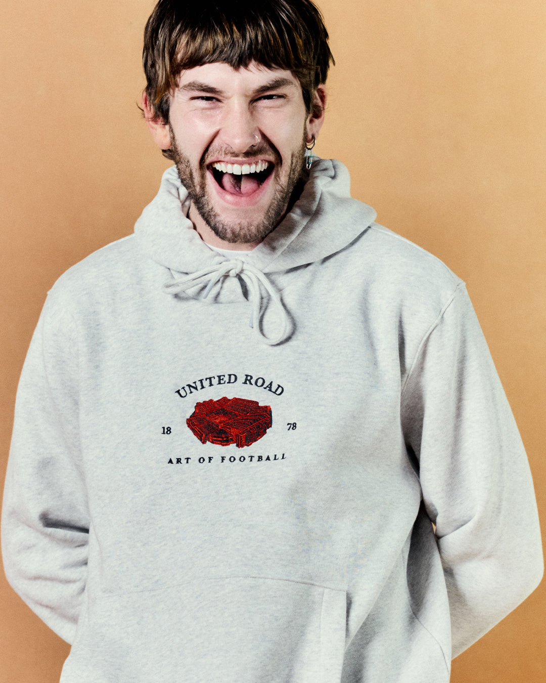 【新品・未使用】Art Of Footballブライトン スウェット Mサイズ ART OF United Stadium Hoodie | MUFC Grey Embroidered Football Sweat
